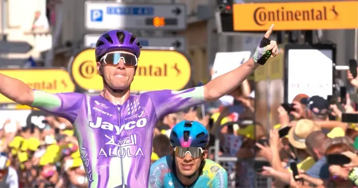 Mauro Schmid wins ahead of Harold Tejada