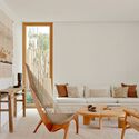 © Fran Parente Laranjeiras House / Felipe Hess Arquitetos - Interior Photography, Wood, Chair