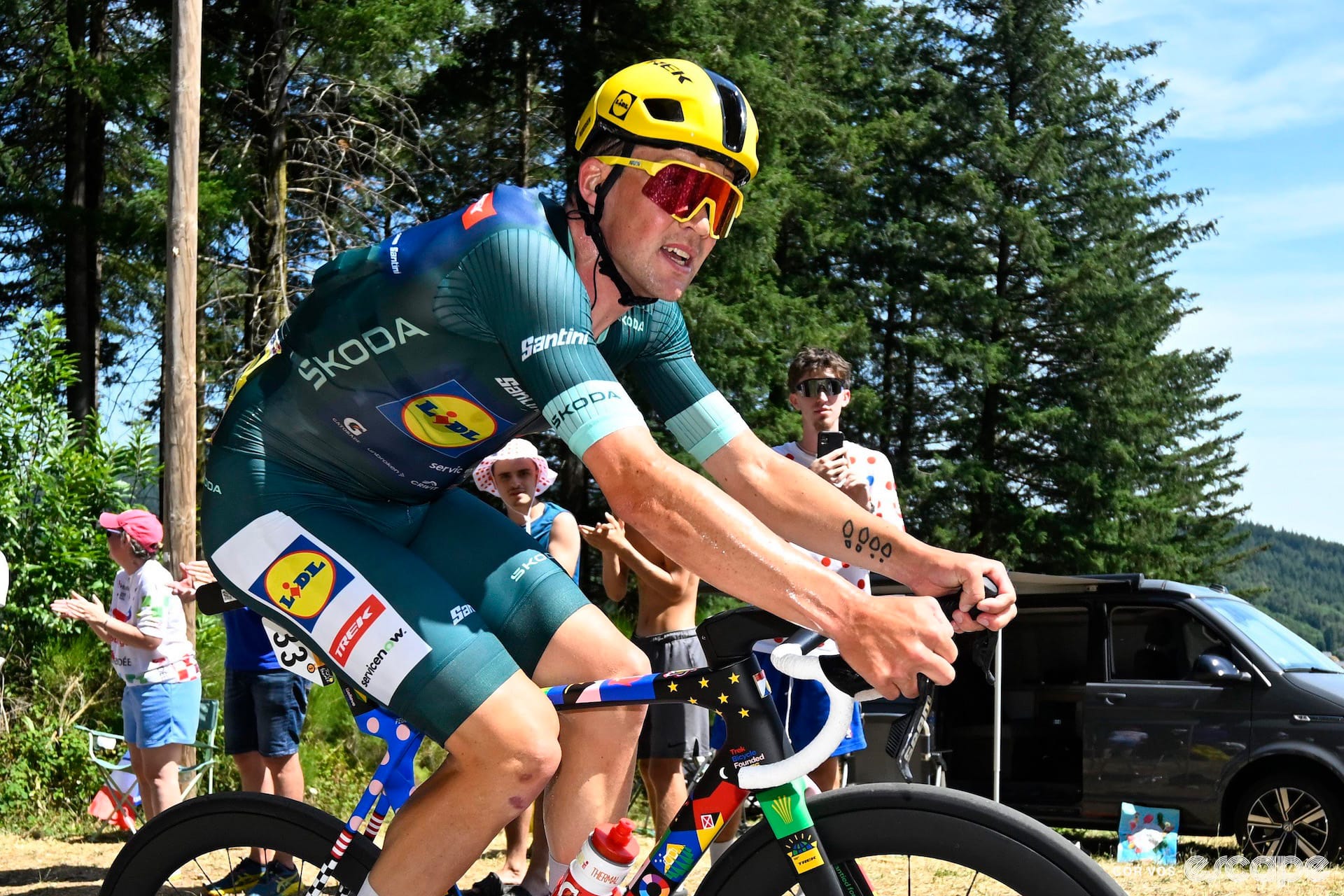 Pedersen battles 'me, myself and I' on gruelling stage 9 to extend green jersey lead