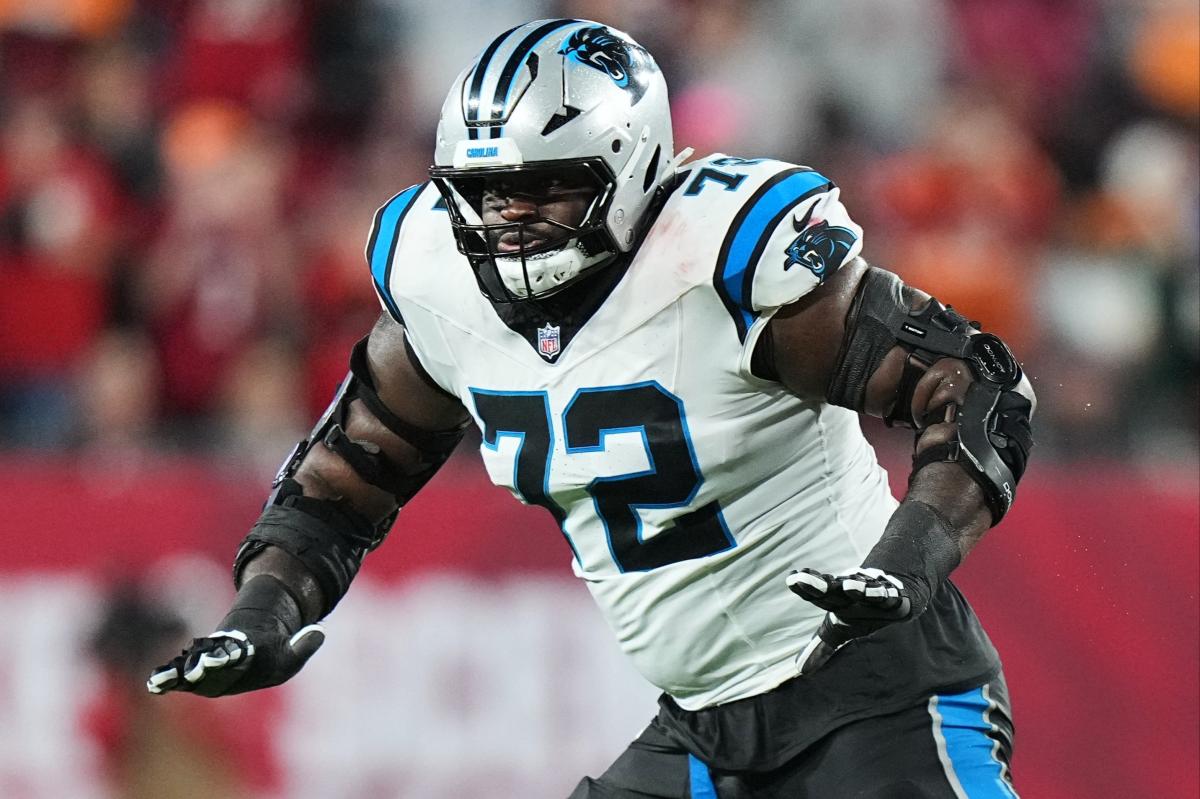 Panthers' Taylor Moton out for start of regular season with blood clot in lung