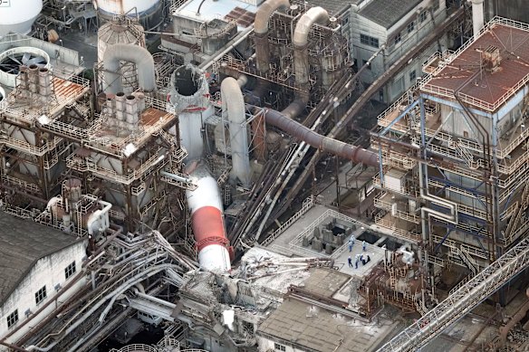 A smokestack at Nippon Paper Industries’ Yatsushiro Mill collapsed in the earthquake.