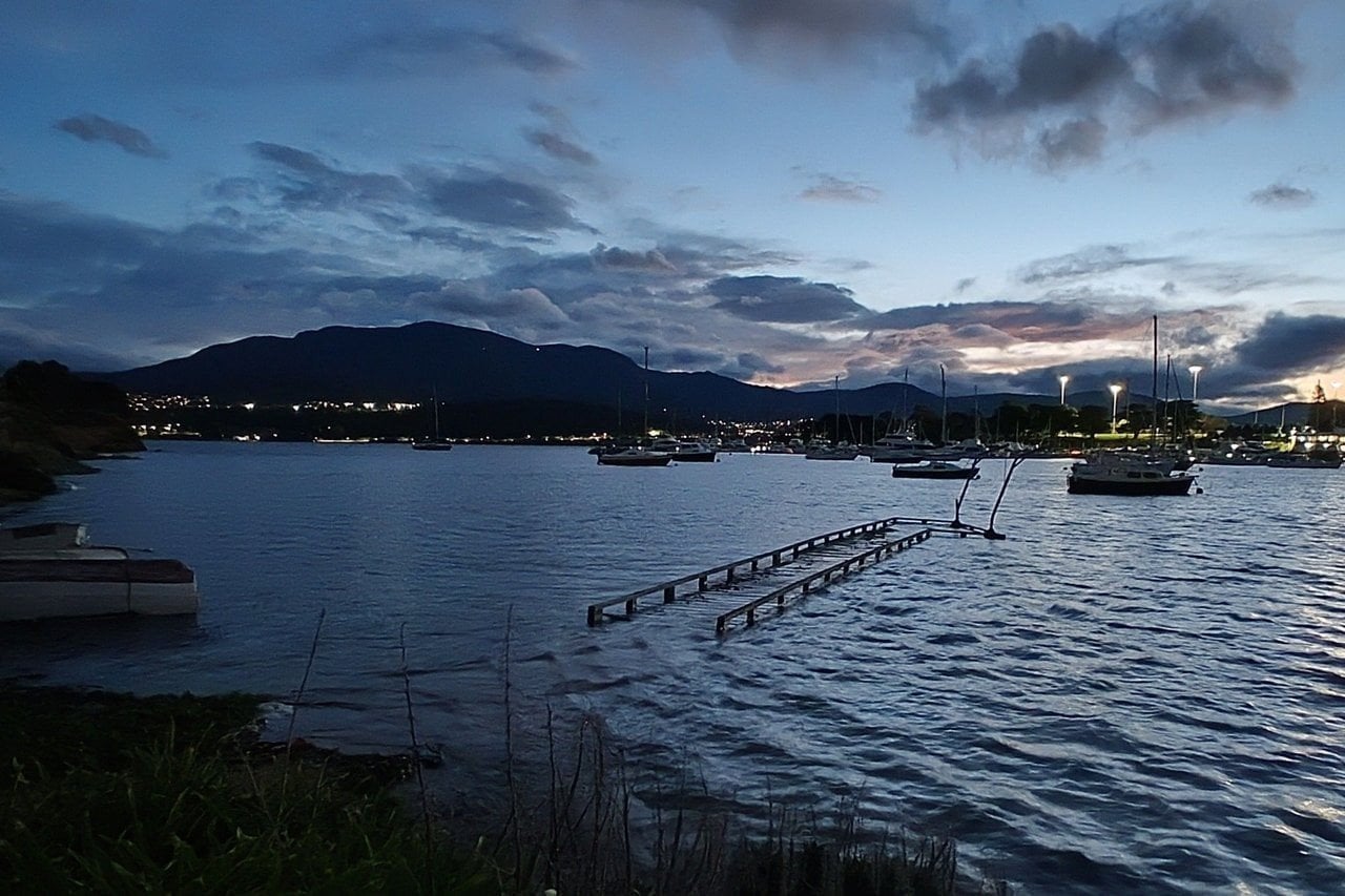 Abnormally high tides threaten to swamp southern Tasmania’s coast