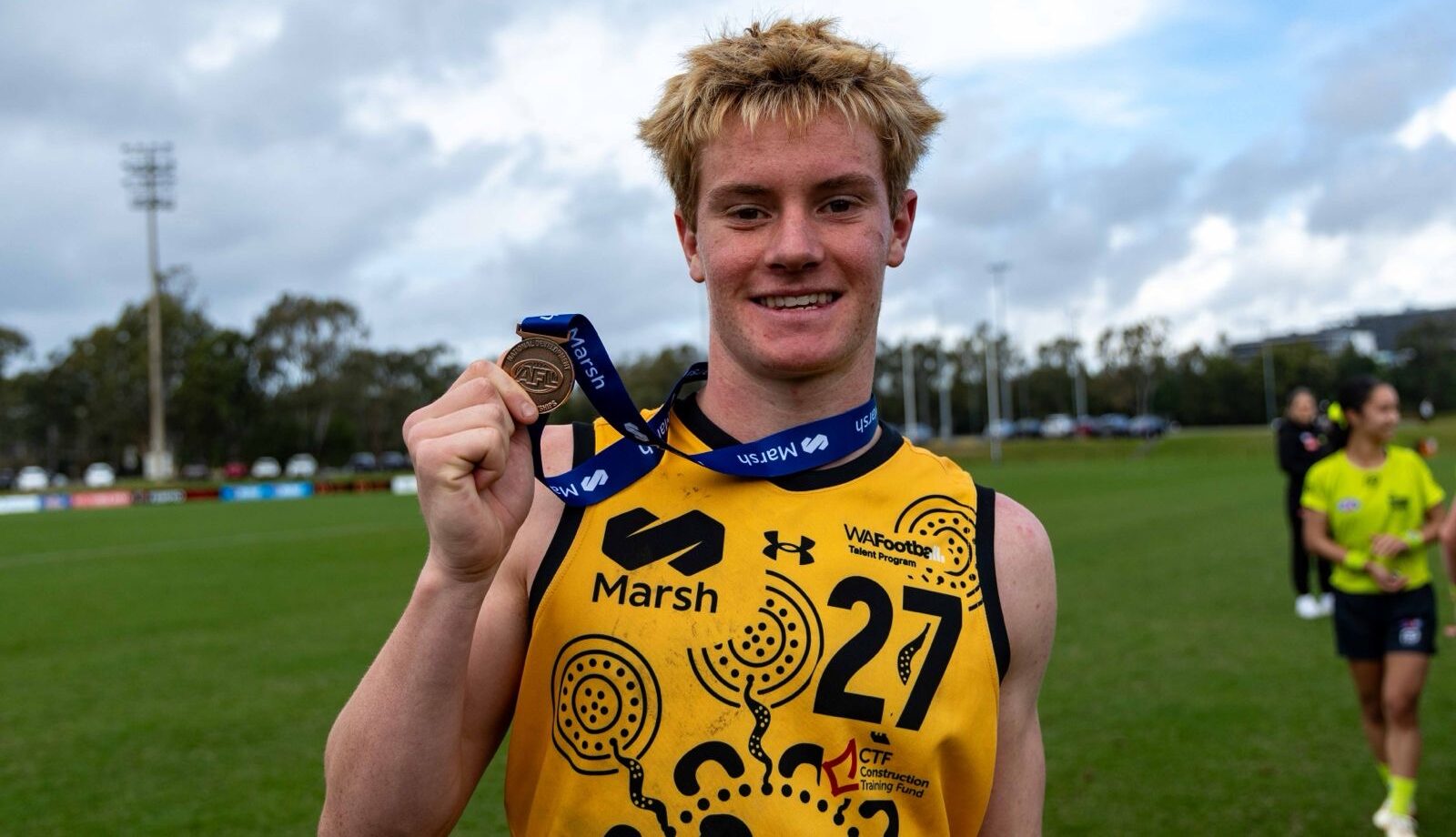 Warner wins Kevin Sheehan Medal in 12-year first for WA