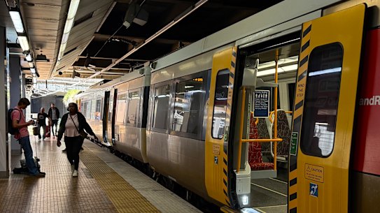 Queensland Rail, Brisbane train, train station, public transport, train generic, travel, commuter