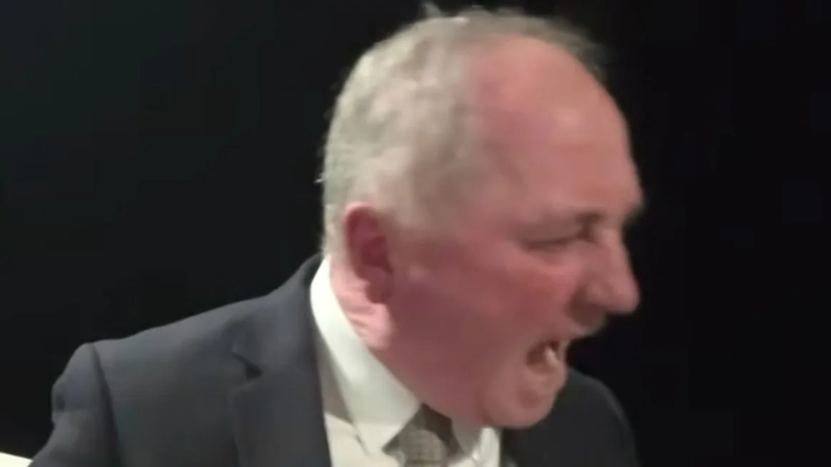 Barnaby Joyce yelling at his dog memes: One Nation MP goes viral for mid-interview outburst