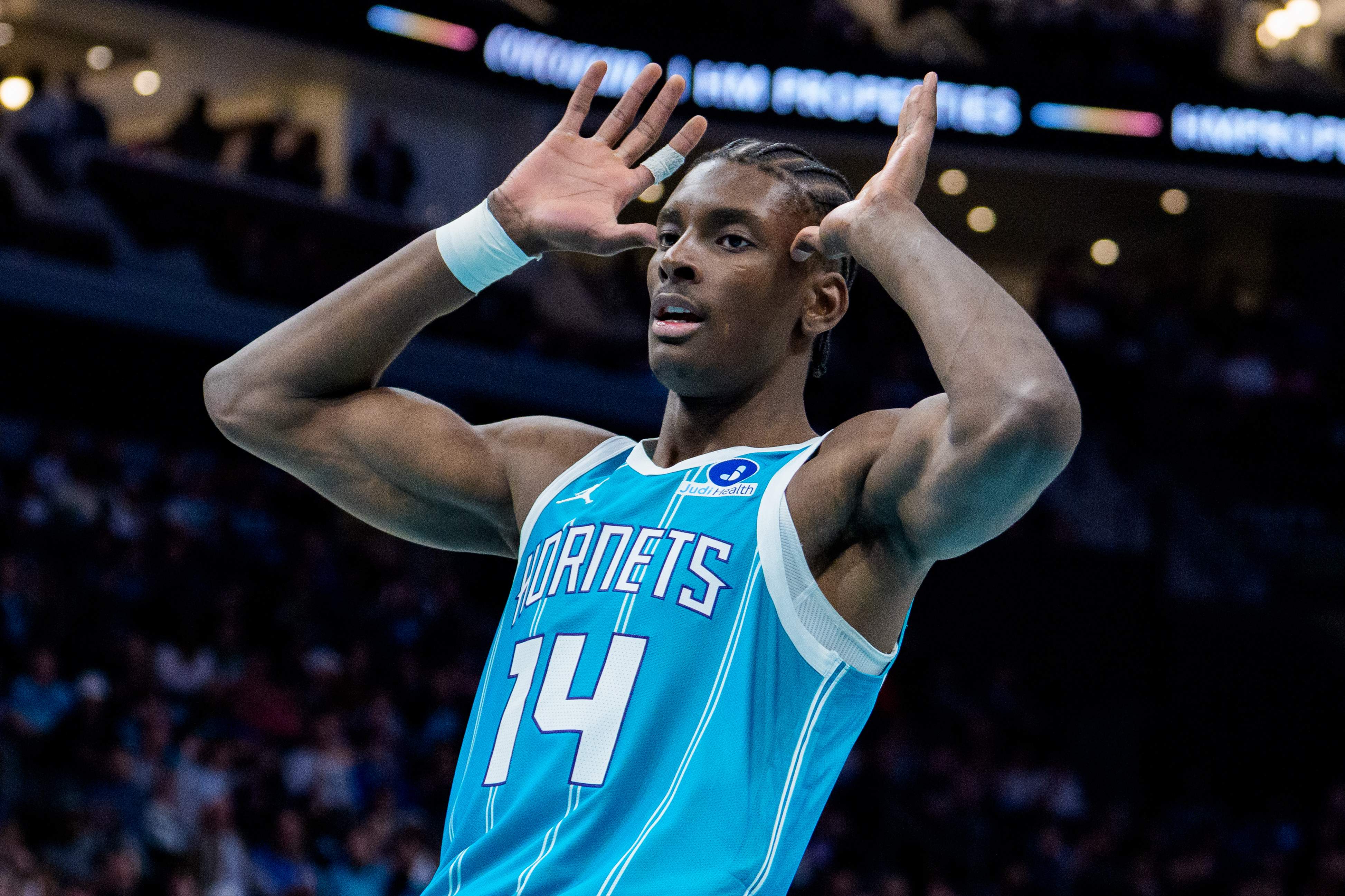 Dallas Mavericks v Charlotte Hornets