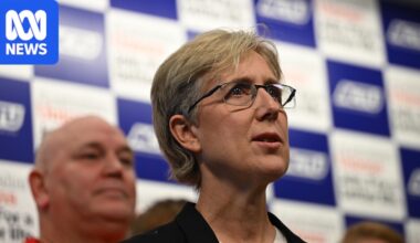 ACTU leaders Sally McManus and Michele O'Neil anounce resignations