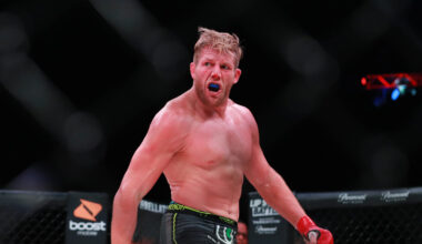 Former WWE champ, MMA fighter brutally knocked out at Power Slap 21