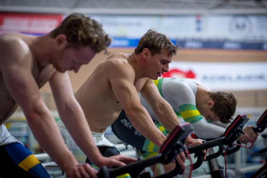 Cyclist Matthew Richardson training with Australian teammates at the Adelaide Super-Drome in 2024.