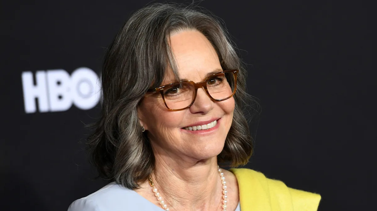 Sally Field Admitted Her First Date With '70s Boyfriend Burt Reynolds Was 'All A Blur'