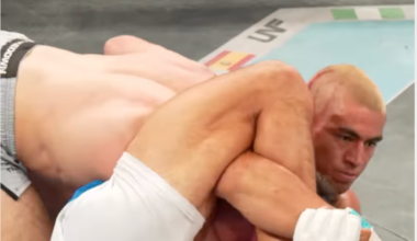 Video: Amateur fighter secures incredible buggy choke in California