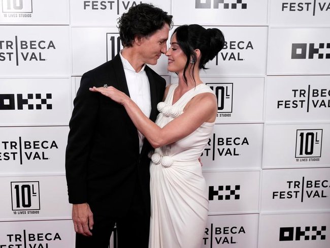 Katy Perry is dating former Canadian prime minister Justin Trudeau. 
