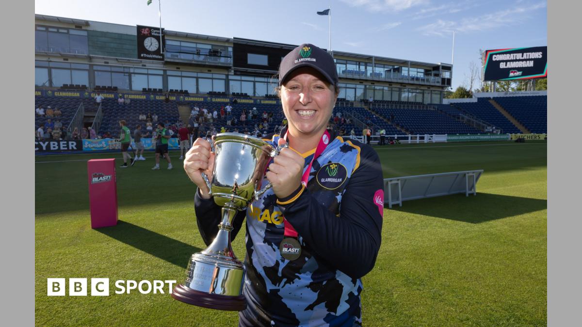 Glamorgan captain Lauren Parfitt lifting the Vitality Women's T20 Blast League 2 trophy after defeating Gloucestershire.