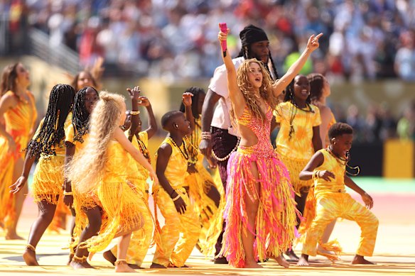 Shakira dances on the stage.