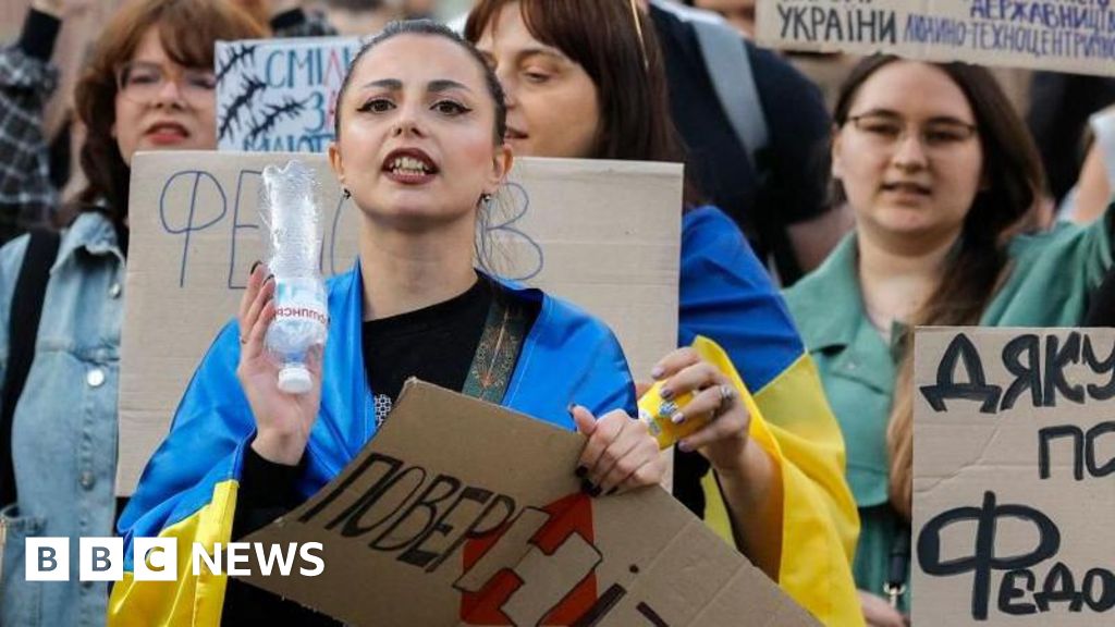 Zelensky tries to fix crisis over removal of defence minister and counts the cost - BBC