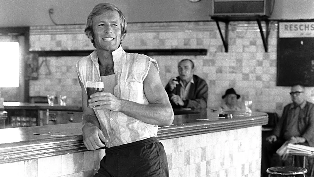 Australia now world’s most expensive place for a beer and cigarettes