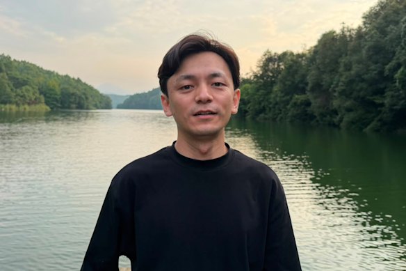 Li Zhiying grew up in poverty in Hunan province in central China and later returned to his hometown to open a guesthouse.