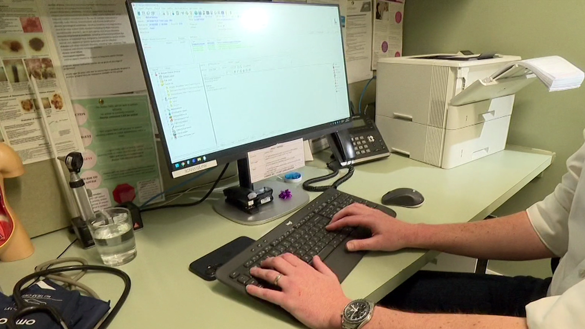 Patient privacy fears as half of Aussie GPs use AI technology to record consultations