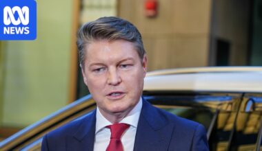 Ben Carroll begins first full day as Victorian premier as election countdown begins
