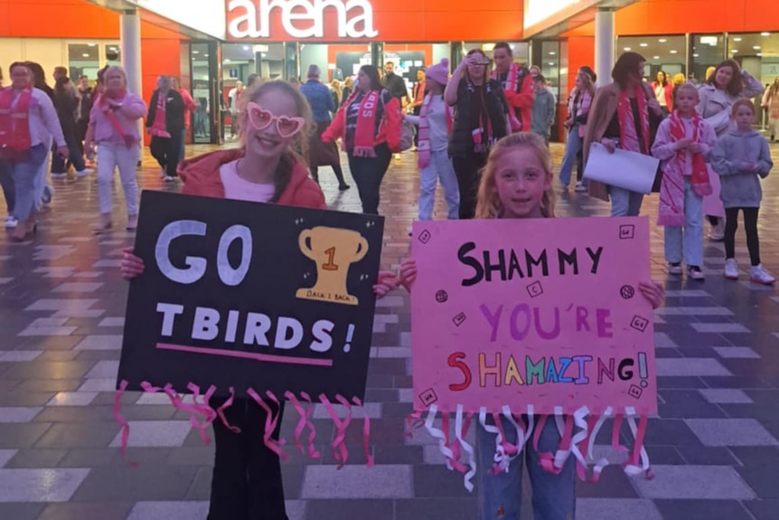 Young supporters of the Adelaide Thunderbirds.