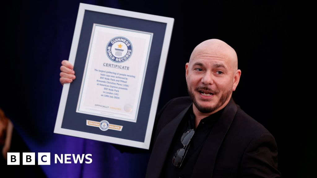 Pitbull fans set Guinness World Record at BST Hyde Park show - BBC