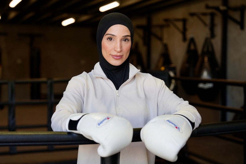 Tina Rahimi was a makeup artist before finding boxing.