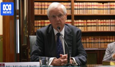 UOW Chancellor Michael Still resigns as ICAC inquiry continues