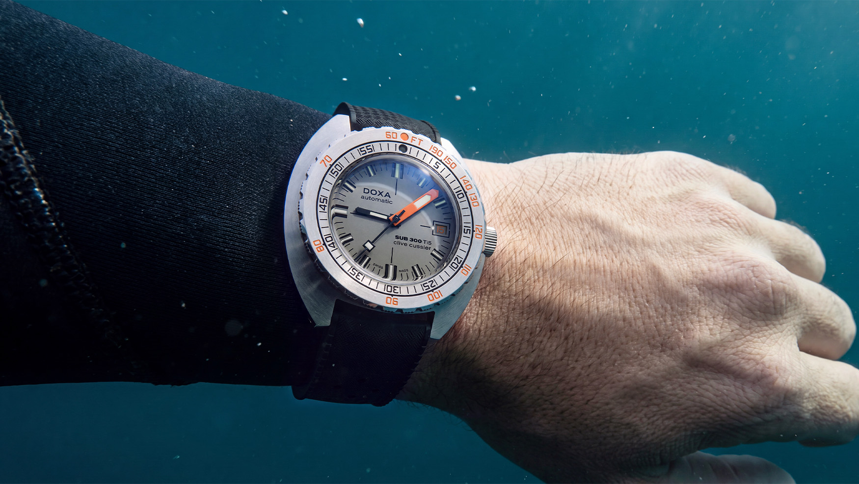 Doxa SUB 300 Ti5 Cliver Cussler