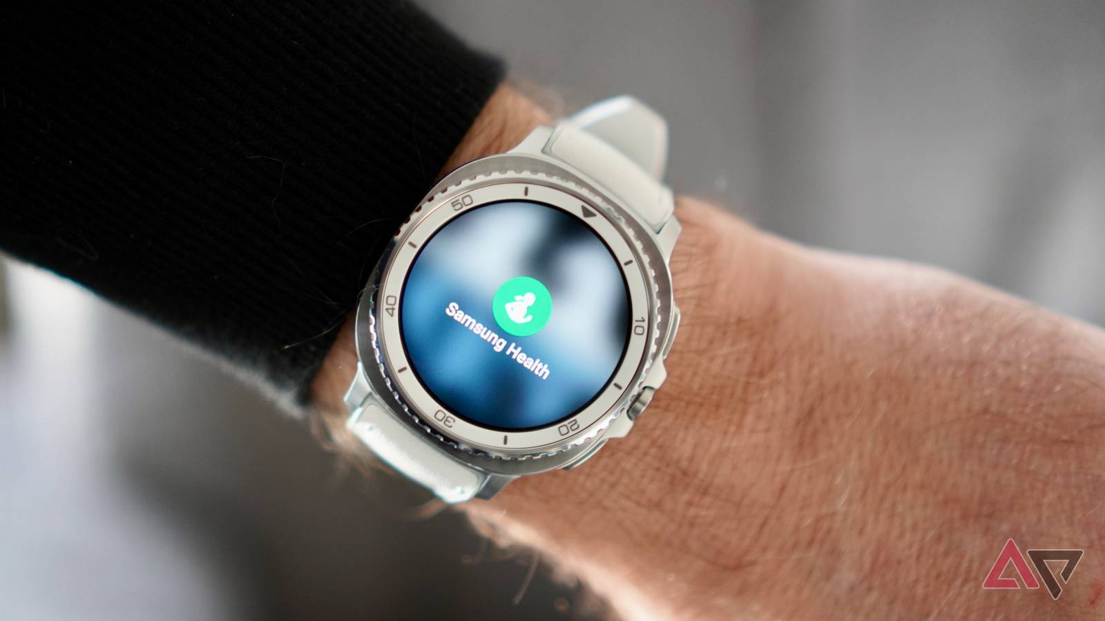 Hot Galaxy Watch safety feature keeps workers cool in extreme heatwaves