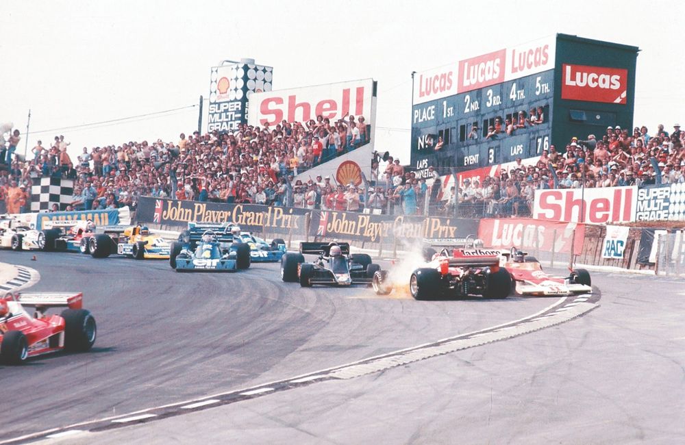An overambitious move from Regazzoni triggered 
first-corner chaos at Brands Hatch