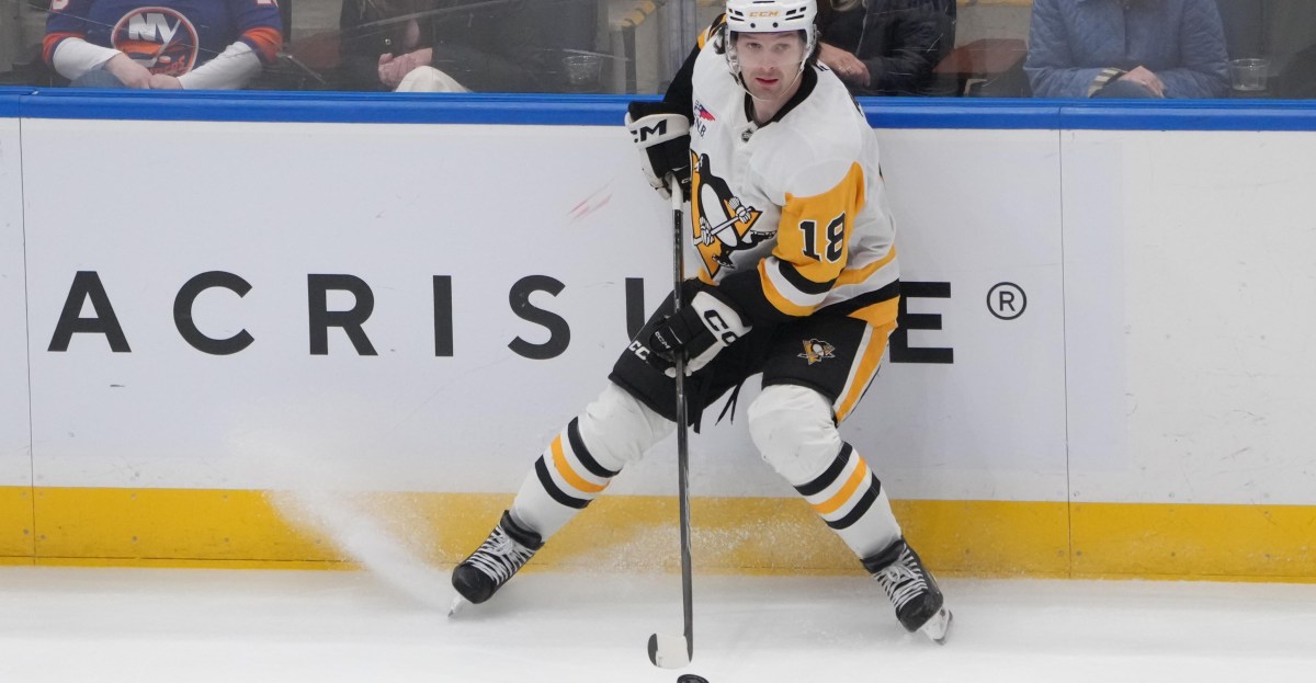 Penguins extend Tommy Novak for three years