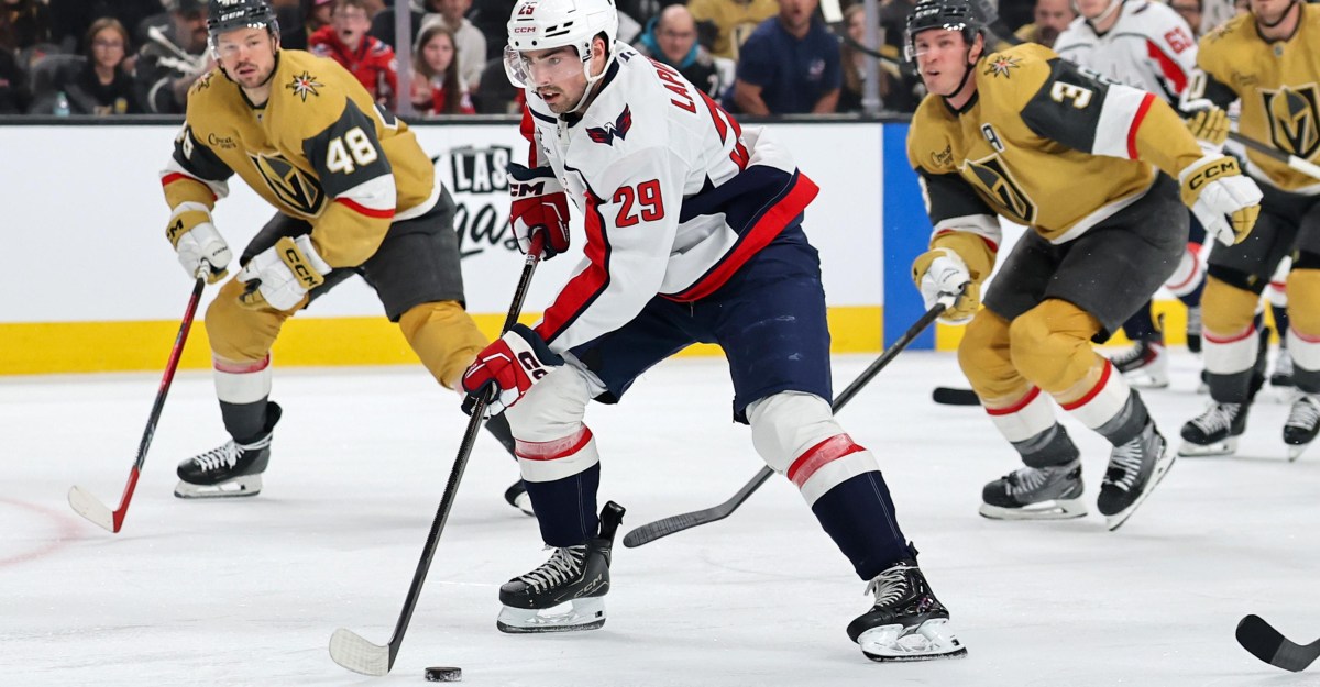 Penguins sign Hendrix Lapierre for two years
