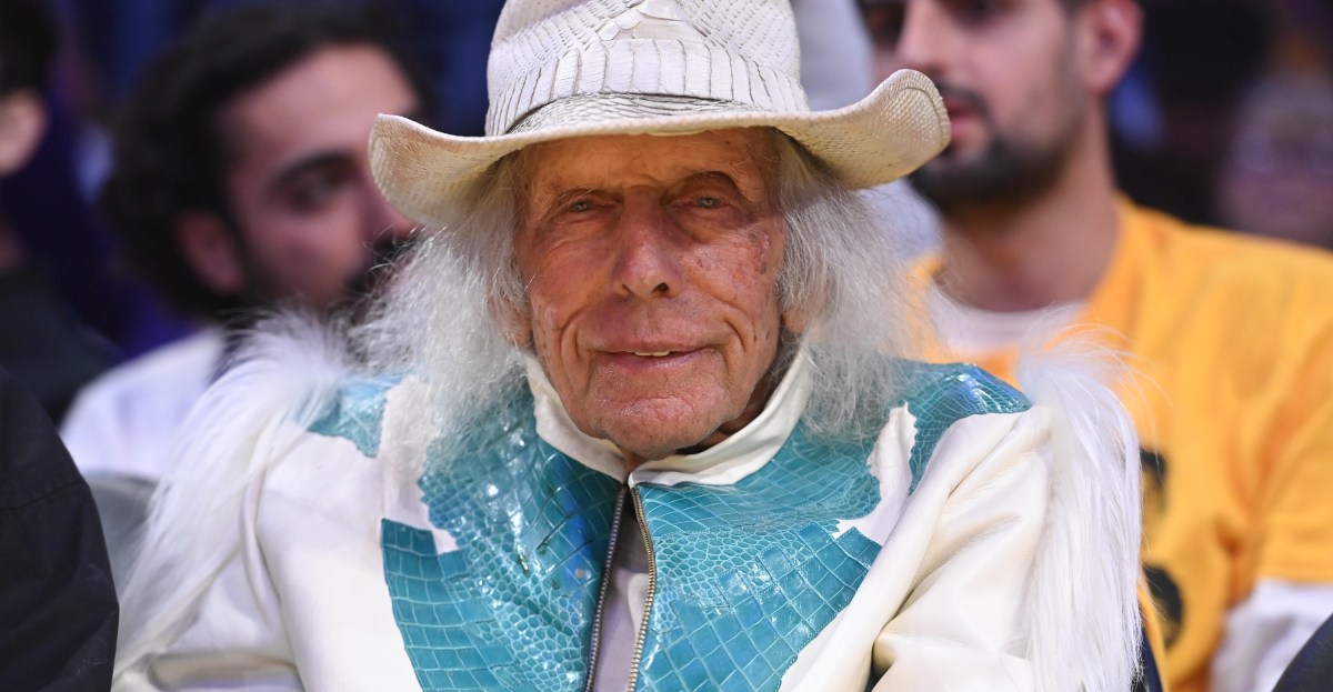 Open Thread: NBA super fan James Goldstein seen on vacation in a Spurs t-shirt
