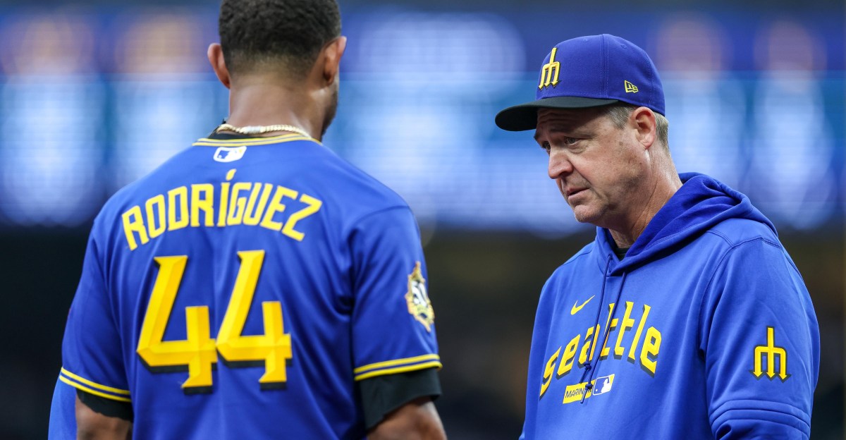Mariners injury update: Julio Rodríguez, Victor Robles both depart Thursday’s game against Angels [updated]
