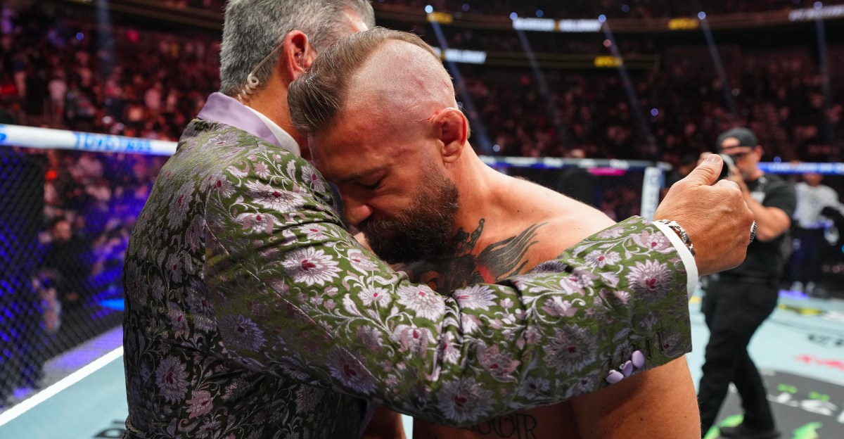 Rival Michael Chandler Defends Conor McGregor