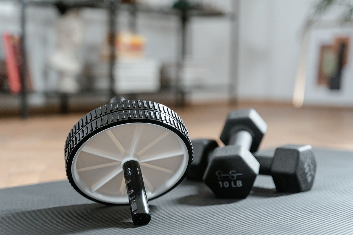 Top adjustable dumbbells and home gym essentials on Amazon.ae 2026