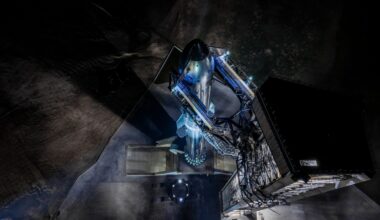 SpaceX stacks massive Starship rocket ahead of today's Flight 13 test launch (video)