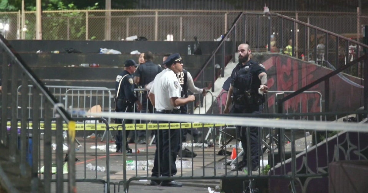 Man killed in triple shooting at Harlem basketball court, NYPD says