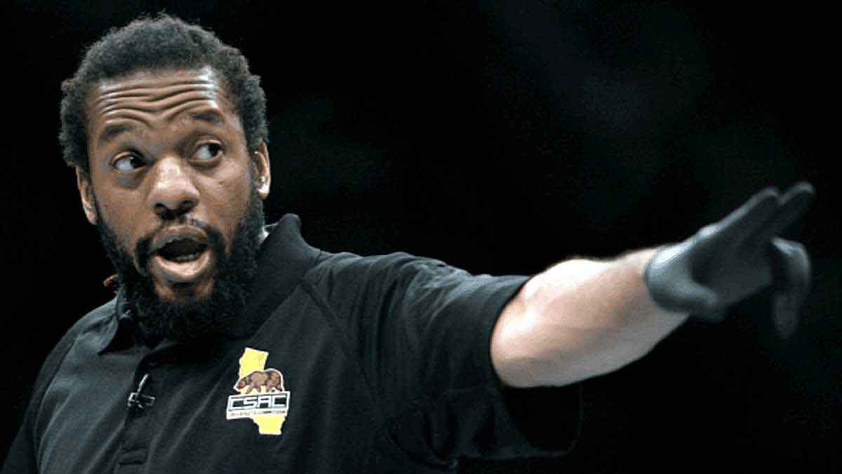 CSAC Executive Director Andy Foster stands by referee Herb Dean – MMA Crossfire