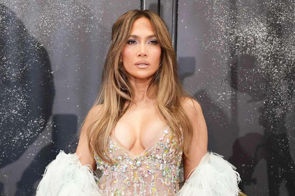 Jennifer Lopez’s Sculptural White Dress Is Unlike Anything She’s Ever Worn Before