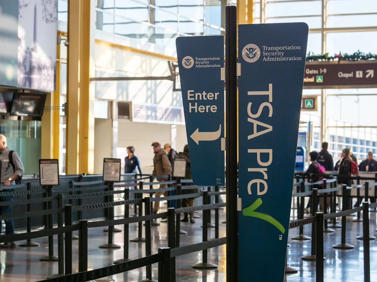 NFL legend's "ridiculous" TSA encounter is a reminder to arrive early at the airport