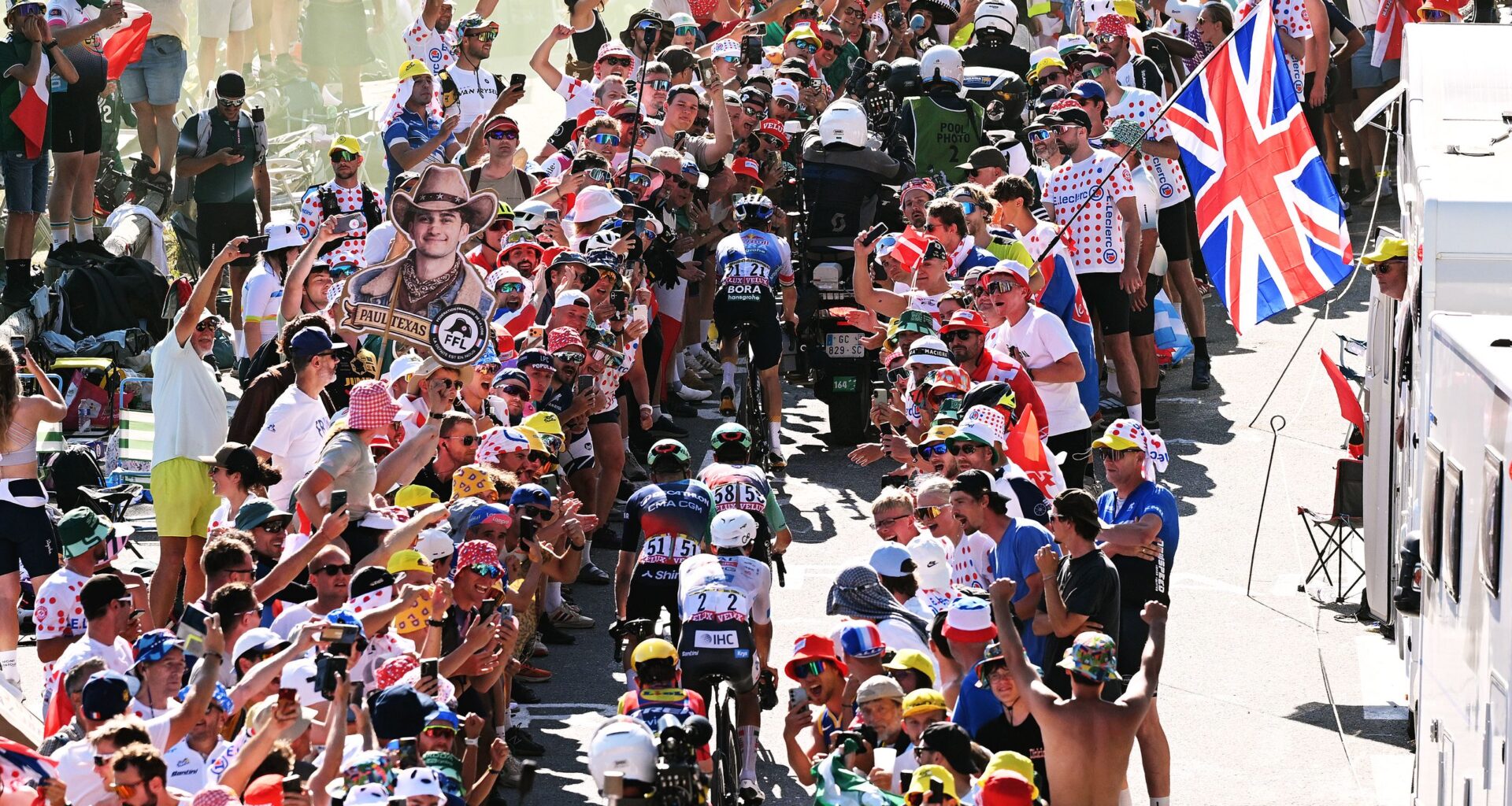 'If we had had older cars, the accident would not have happened' – Tour de France organiser defends Alpe d'Huez crowd control as UAE manager apologises for Rubio car incident