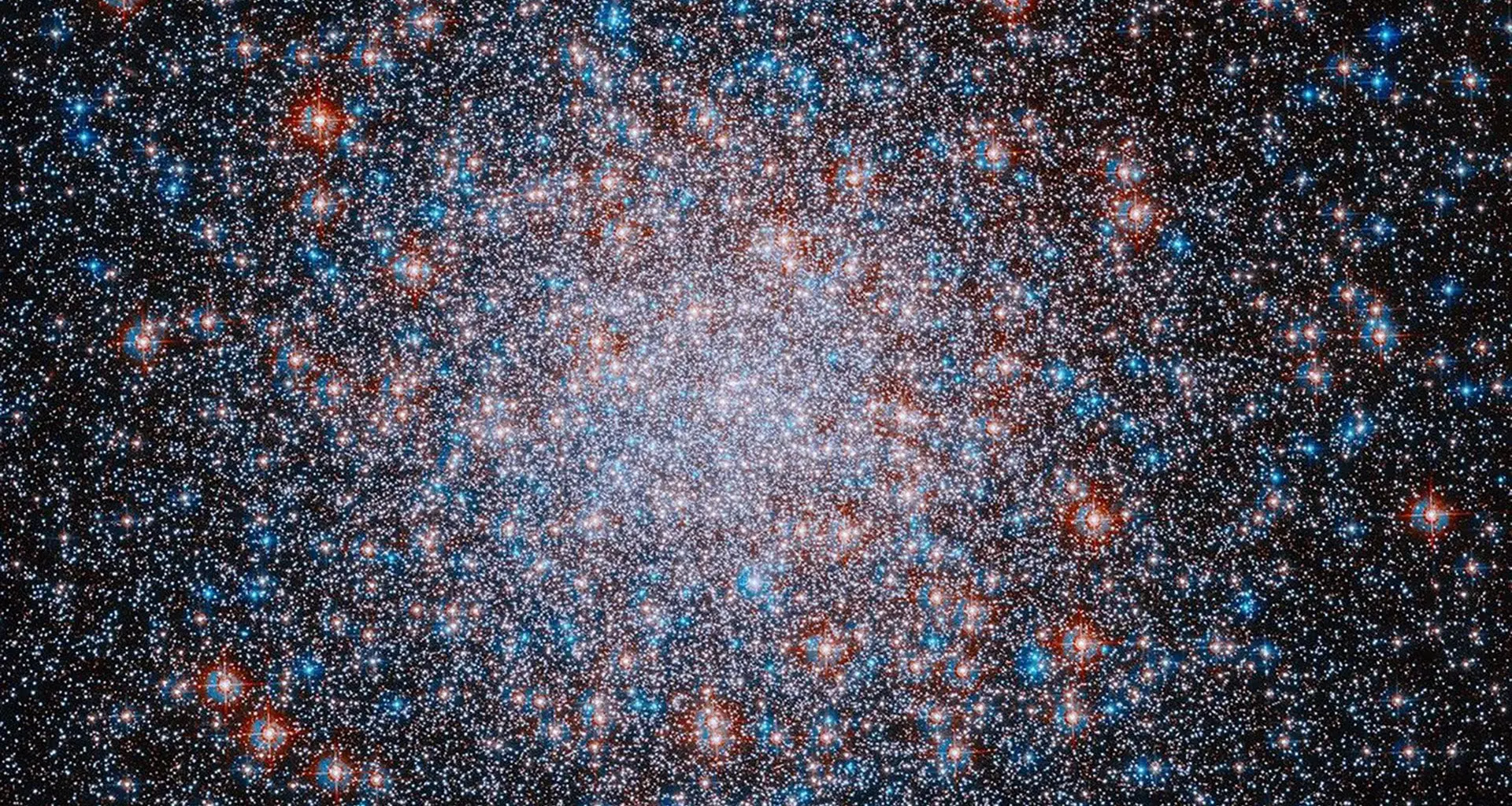 NASA's Hubble captures a star-spangled sea of 500,000 stars