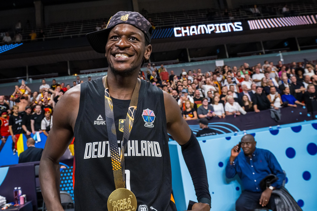 Panathinaikos wins race for Isaac Bonga