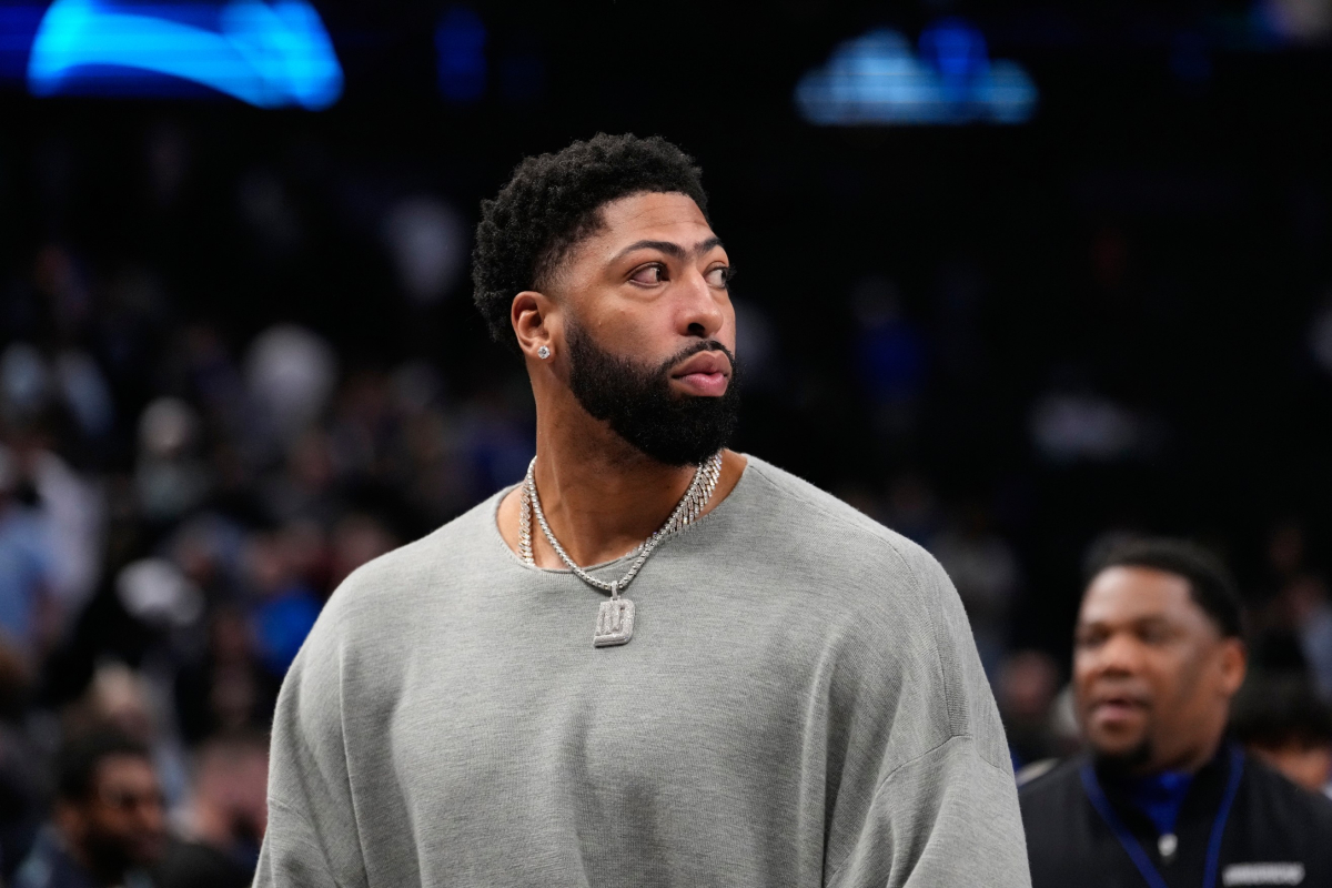 Warriors' Anthony Davis trade chase tied to key LeBron James condition