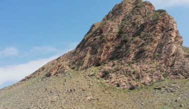 A look at Ararat-1 Cave from the bottom of the Ararat Depression. Image credit: Ariel Malinsky Buller.