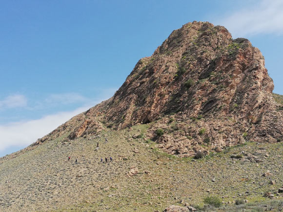 A look at Ararat-1 Cave from the bottom of the Ararat Depression. Image credit: Ariel Malinsky Buller.