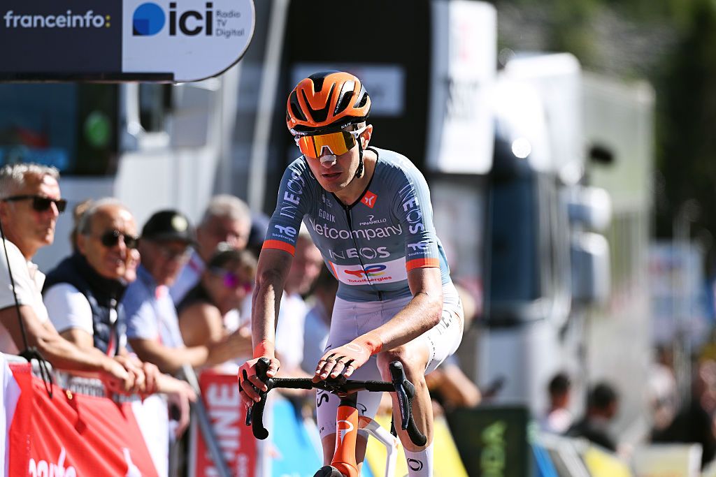 2026 Tour de Auvergne-Rh&ocirc;ne-Alpes: Carlos Rodr&iacute;guez completes stage 8