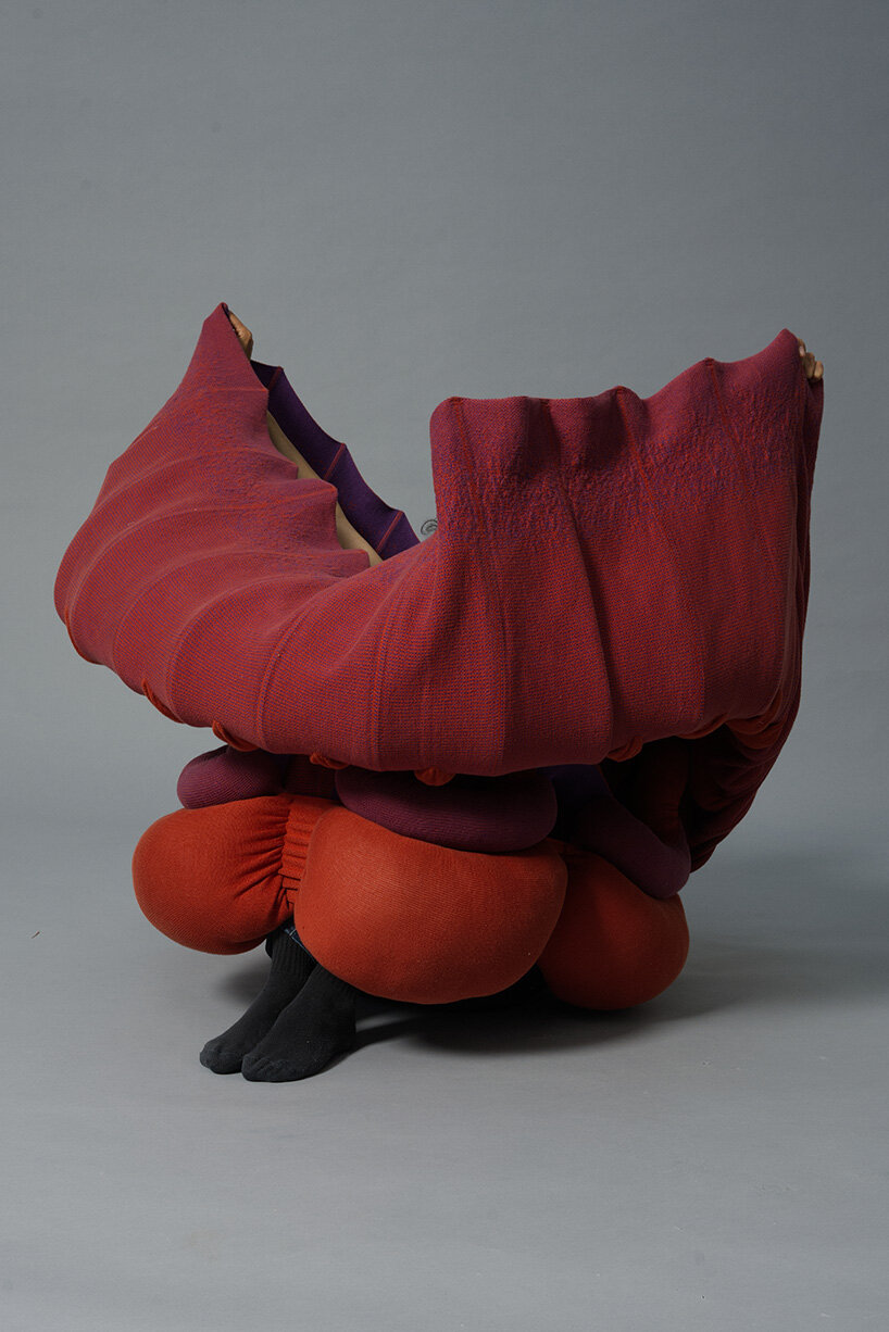knitted sculptures by luna haverkorn only come to life when you use them - 12