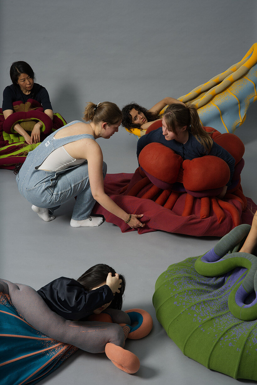 knitted sculptures by luna haverkorn only come to life when you use them - 7